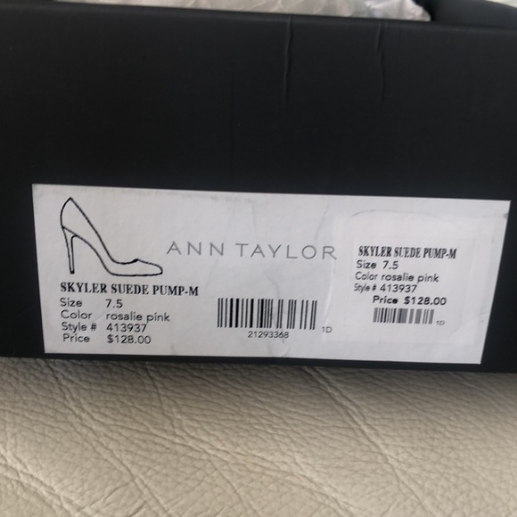 BN Ann Taylor suede pumps - Picture 3 of 4